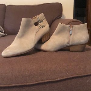 Clark’s Artisan Leather Stacked Heel Ankle Boots
